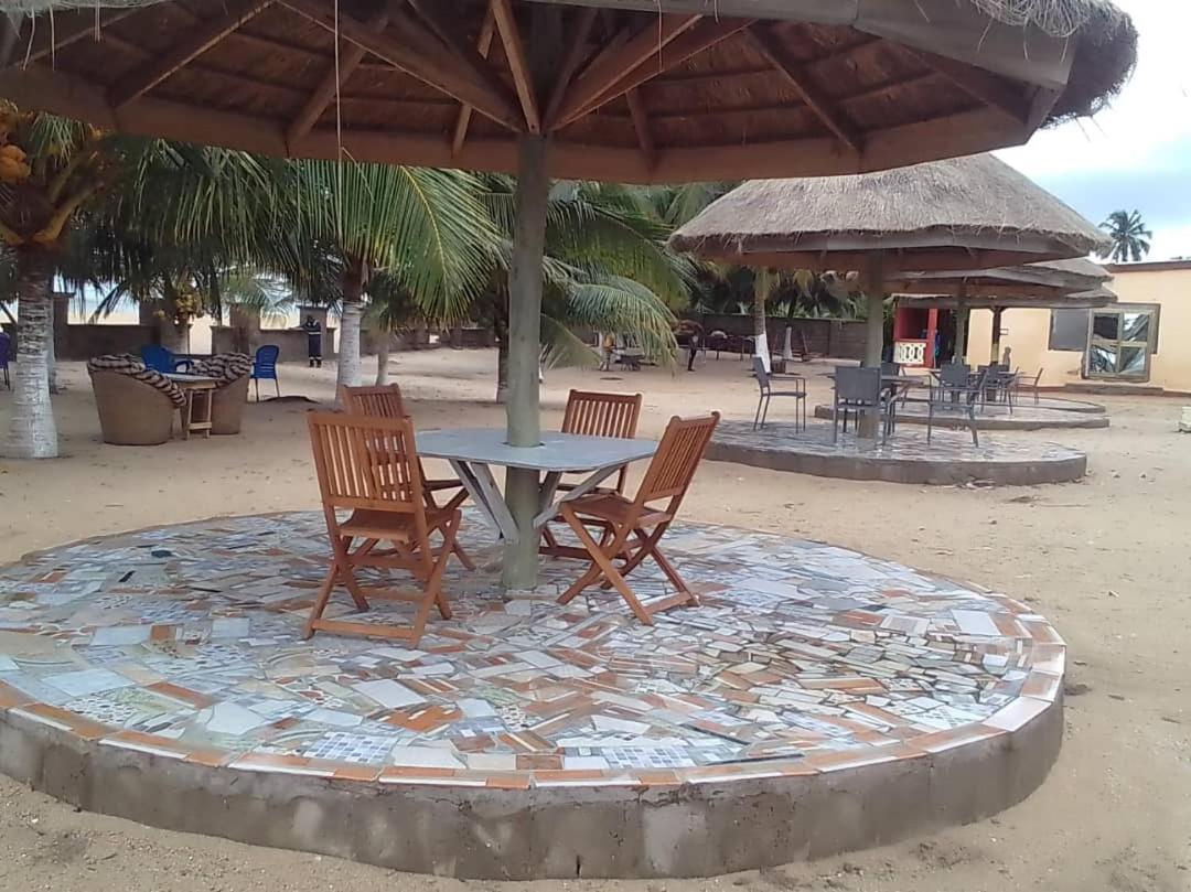 Travellers Beach Hotel Elmina Exterior photo